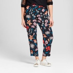 Women Black Floral Plus Size Tapered Ankle Trouser